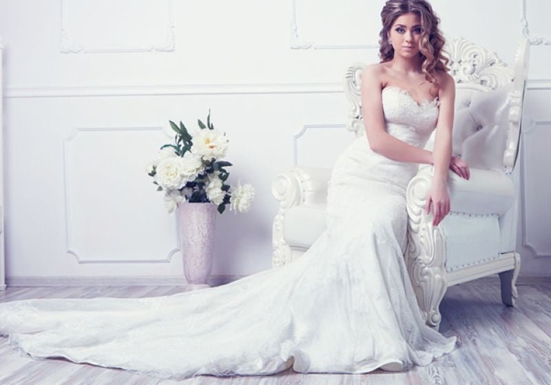 نصائح لاختيار فساتين العرايس لمن تعاني من بروز البطن 2 نصائح لاختيار فساتين العرايس لمن تعاني من بروز البطن