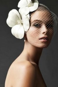 زيني شعرك بالزهور في يوم زفافك 8 زيني شعرك بالزهور في يوم زفافك