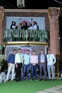 من نحن 1 من نحن